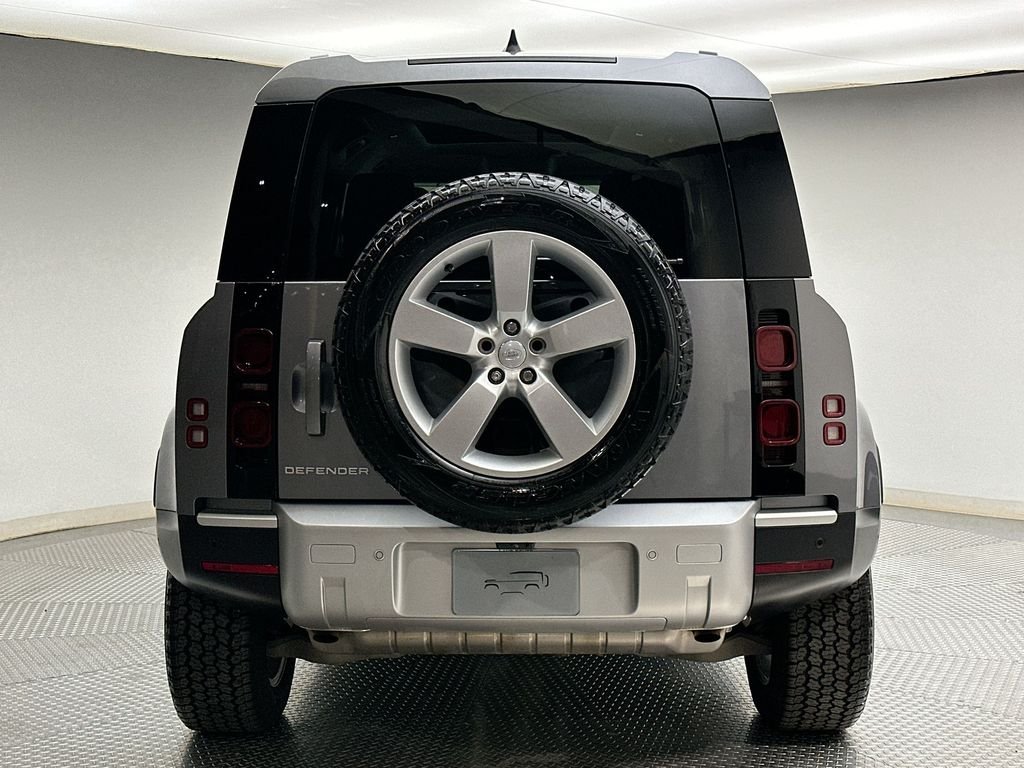 Used 2024 Eiger Gray Metallic Land Rover S image 12