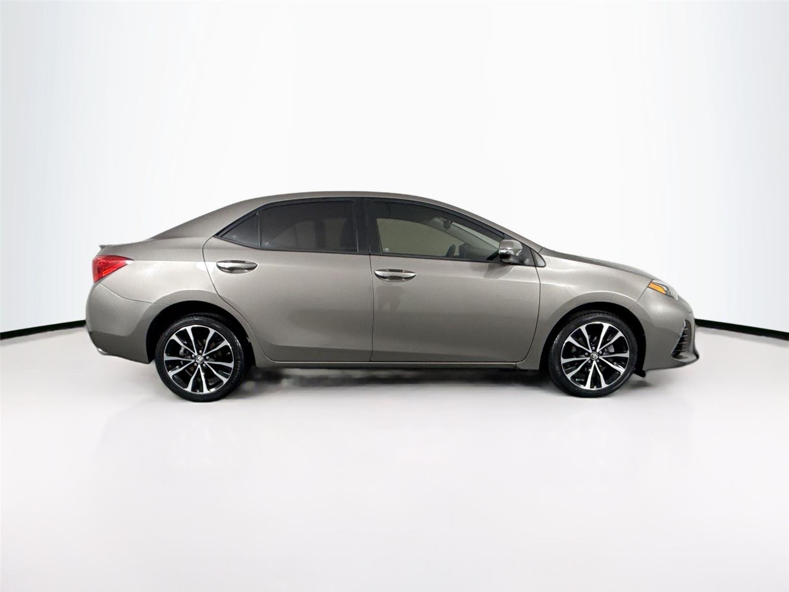 Used 2017 Falcon Gray Metallic Toyota SE image 9