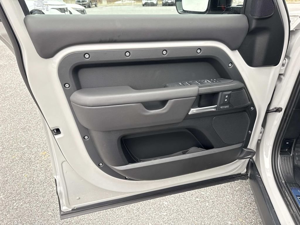 New 2026 Borasco Grey Land Rover X image 19