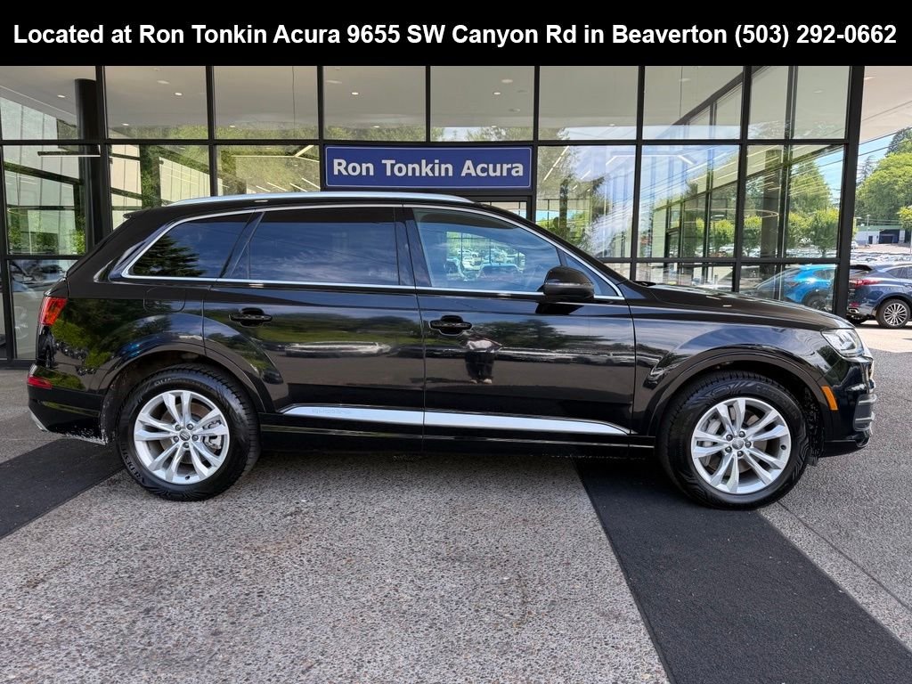 Used 2019 Night Black Audi 55 Premium image 8