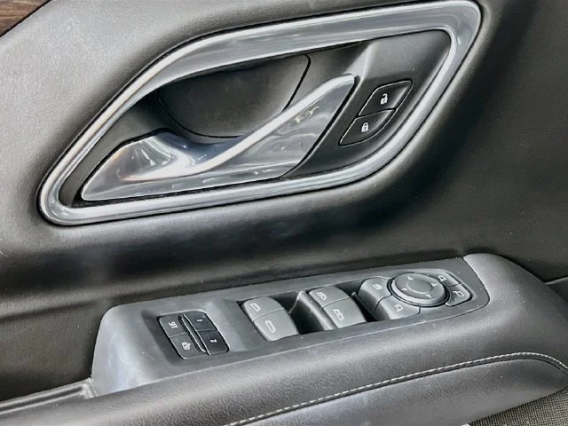 Used 2021 Gray Chevrolet Z71 image 9