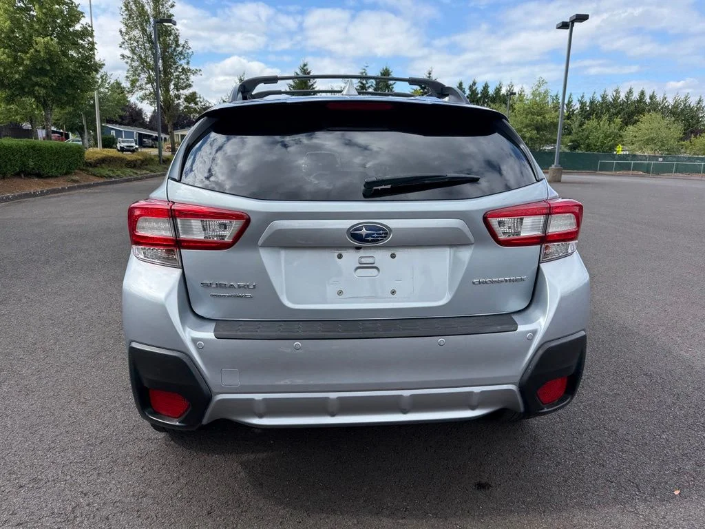 Used 2018 Ice Silver Metallic Subaru 2.0i Limited image 6