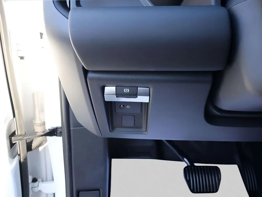 2024 Land Rover Defender X-Dynamic SE - Photo 12