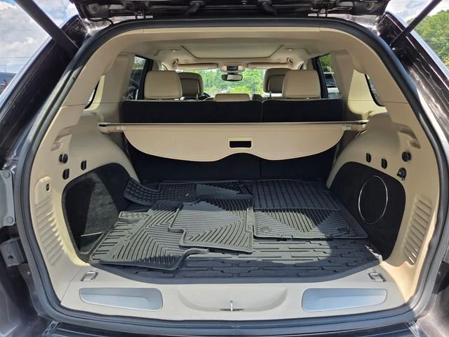 Used 2019 Gray Jeep Limited image 32