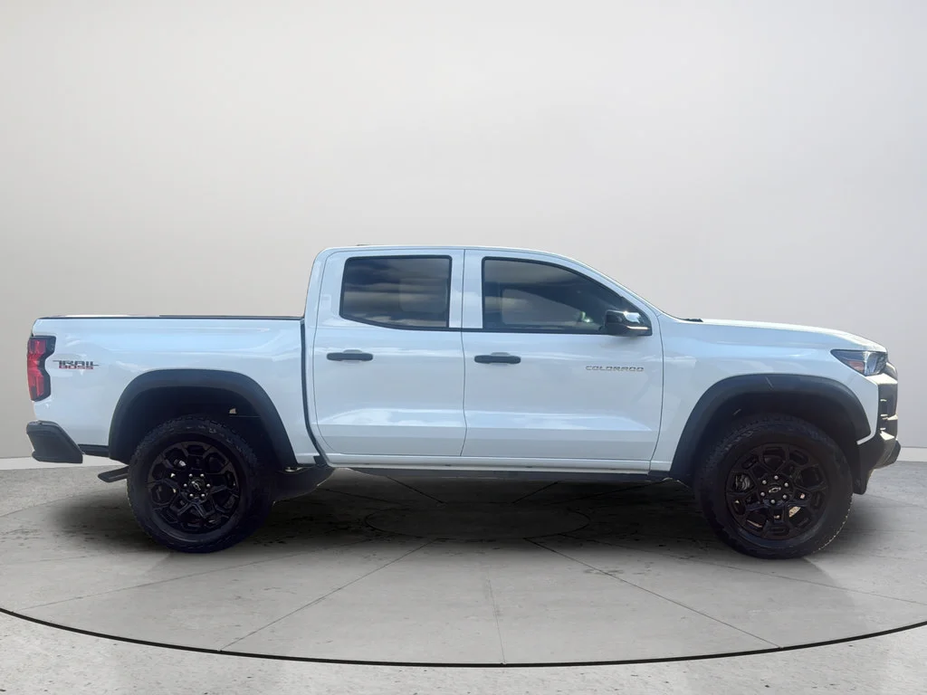 New 2026 Summit White Chevrolet Trail Boss image 4