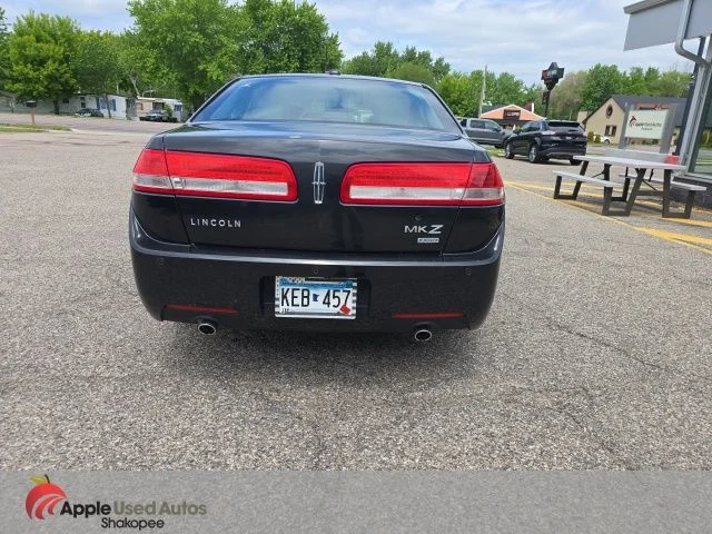 Used 2011 Black Lincoln Base image 4