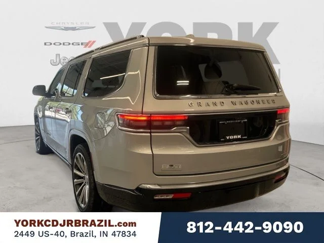 Used 2022 Silver Jeep Series II image 3
