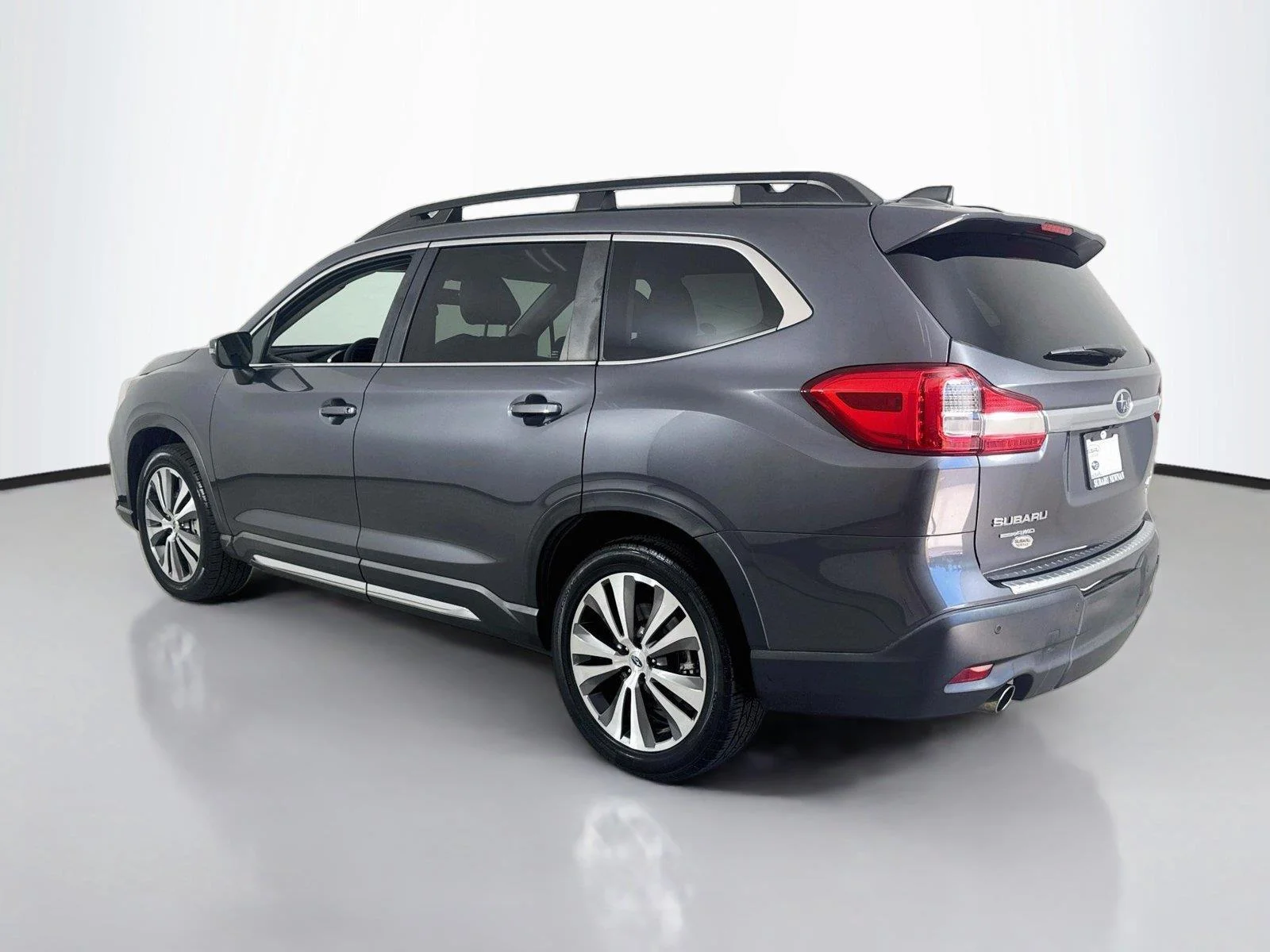 Used 2022 Magnetite Gray Metallic Subaru Limited image 7