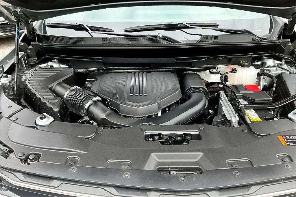 Used 2025 Sterling Gray Metallic Chevrolet LT image 28