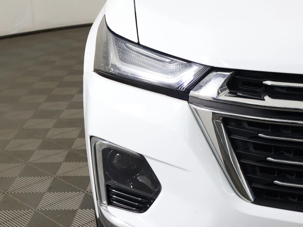 Used 2023 Summit White Chevrolet LT image 14