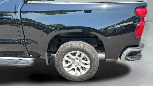 Used 2025 Black Chevrolet LT image 34