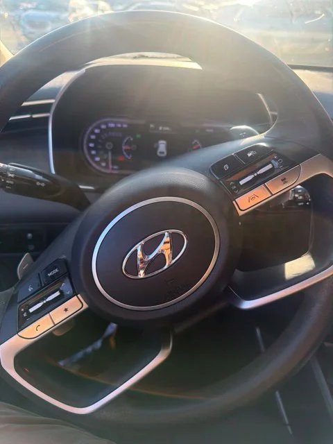 Used 2022 Silver Hyundai Blue image 11