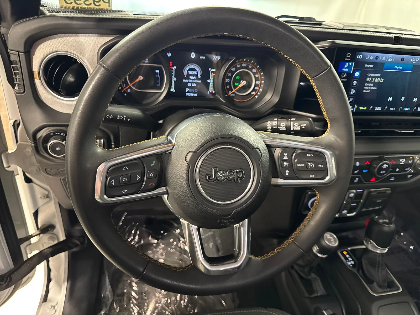 Used 2024 White Jeep Sahara image 19