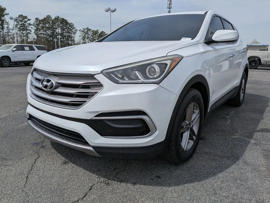 Used 2017 White Hyundai 2.4 Base image 10