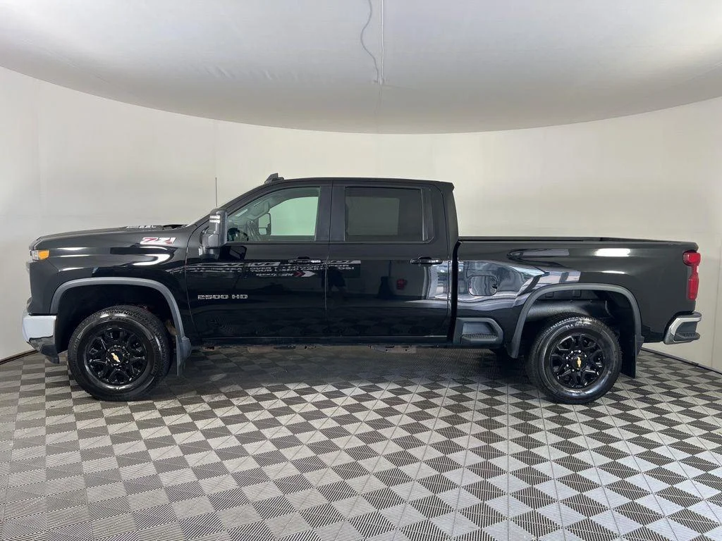 Used 2024 Black Chevrolet LT image 28