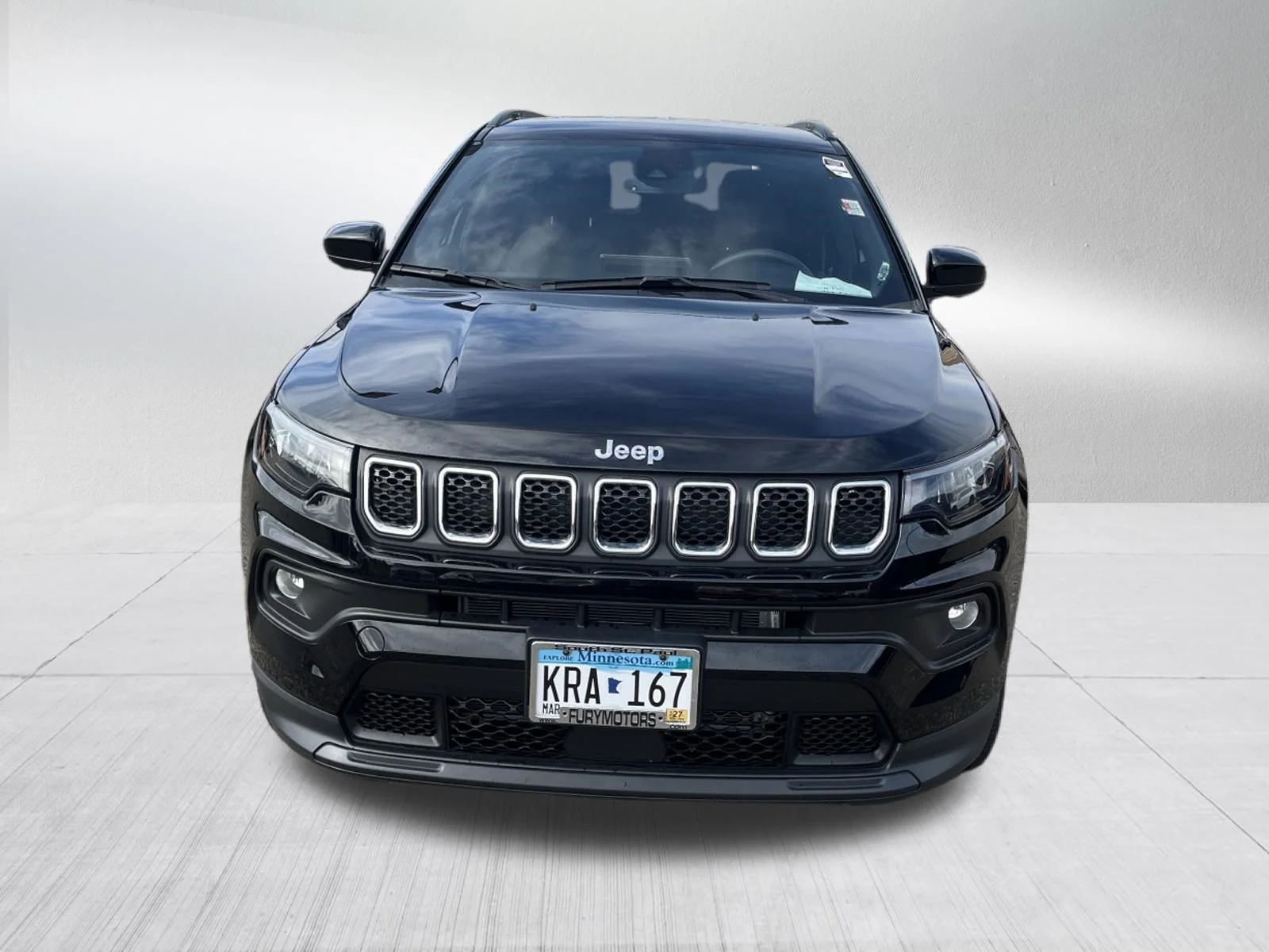 Used 2023 Diamond Black Crystal Pearlcoat Jeep Latitude Lux image 2