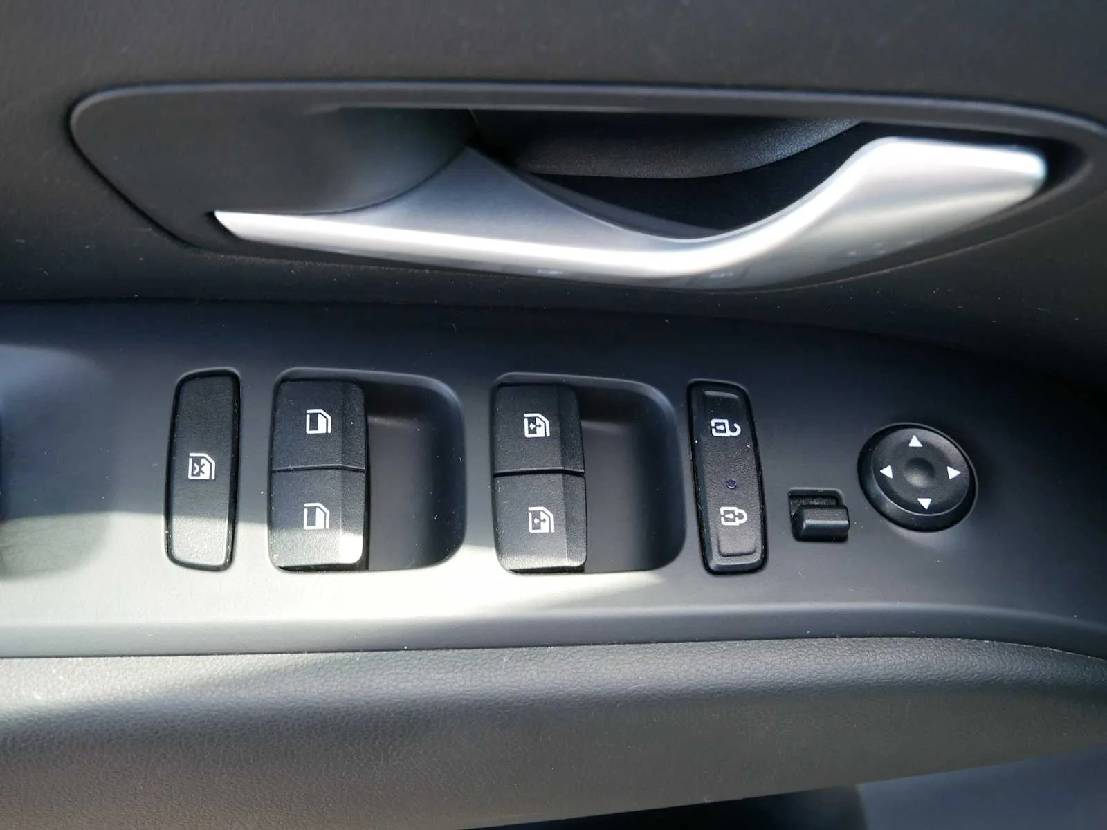 Certified Used 2024 White Pearl Hyundai SEL image 13