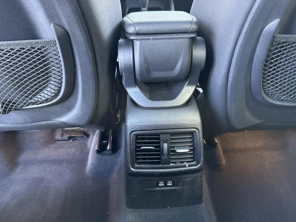 Used 2019 Black BMW sDrive28i image 21