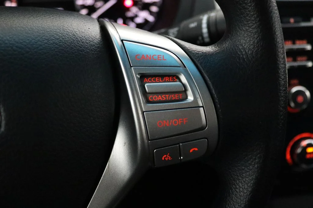 Used 2015 Black Nissan 2.5 S image 21
