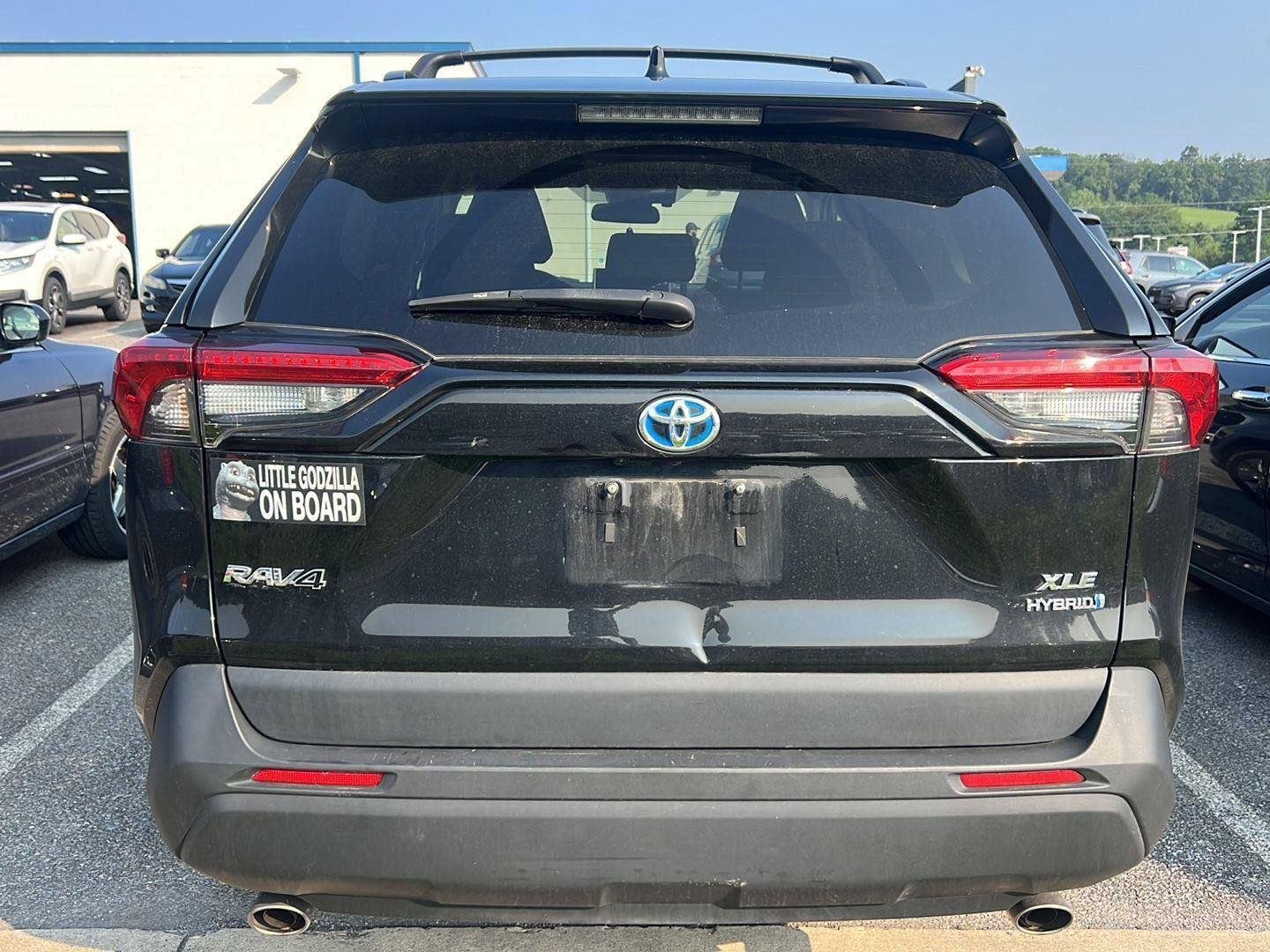 Used 2022 Midnight Black Metallic Toyota Hybrid XLE image 3