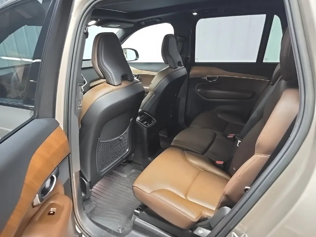 Used 2023 Gray Volvo T8 Plus Dark Theme 7 Passenger image 32