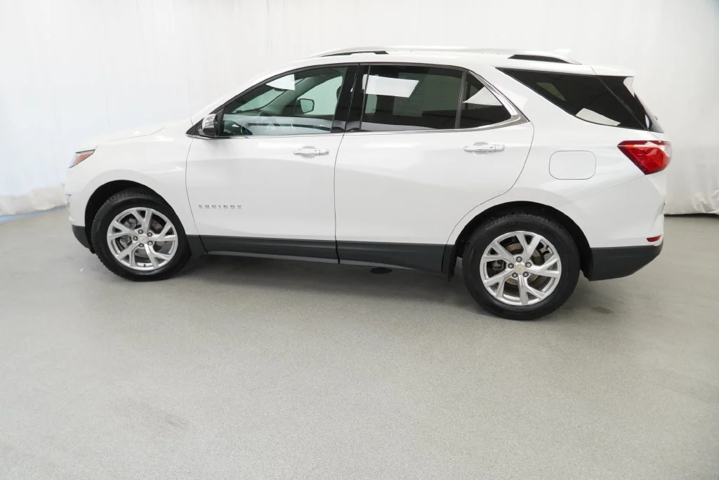 Used 2018 Beige Chevrolet Premier image 18