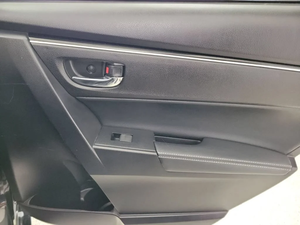 2017 Toyota Corolla XLE - Photo 22
