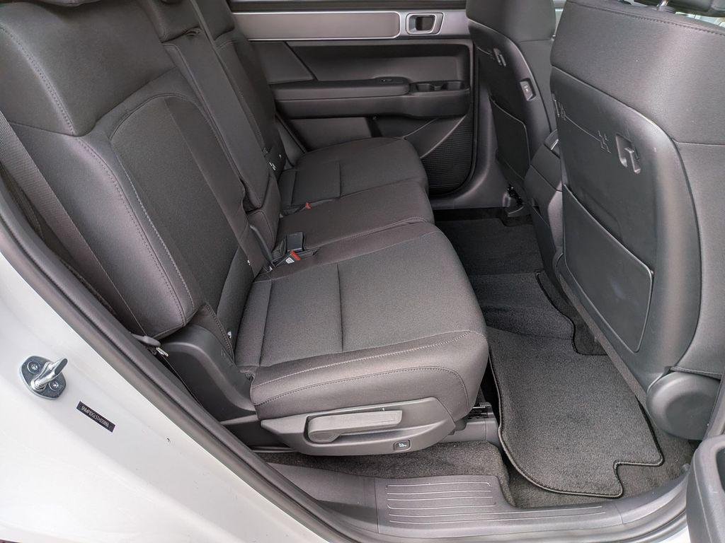 New 2026 White Hyundai SE AWD image 30