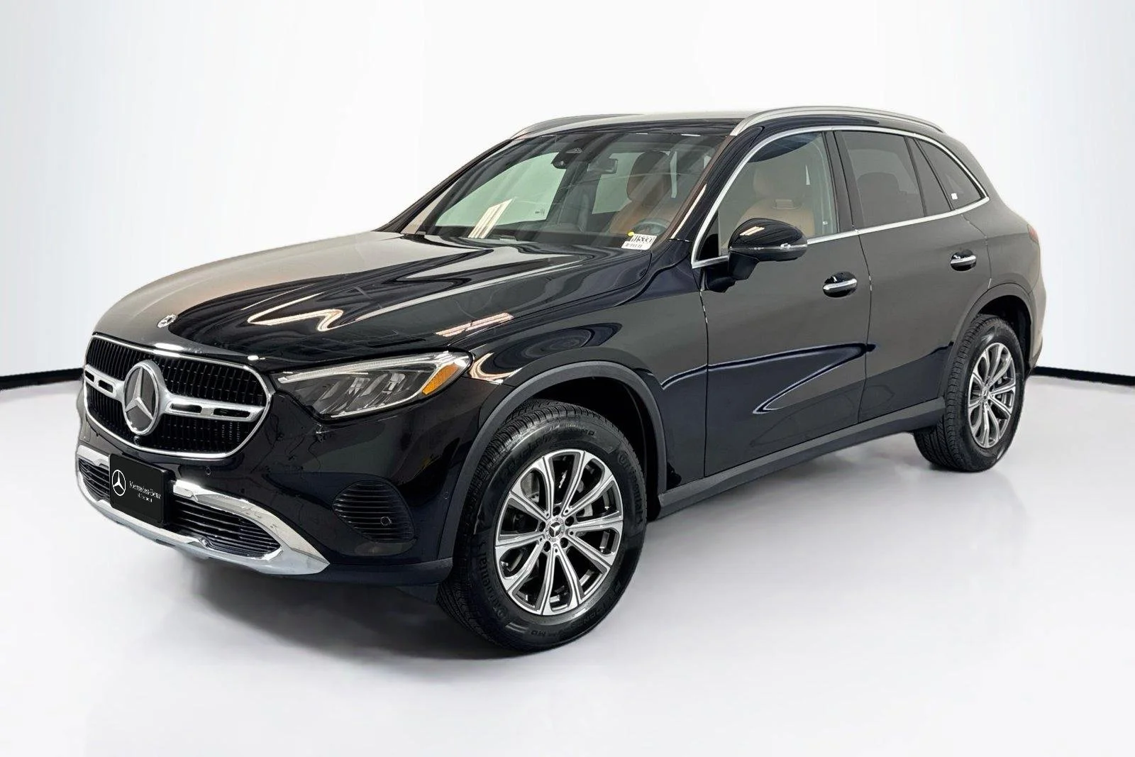Used 2025 Black Mercedes-Benz GLC 300 image 1