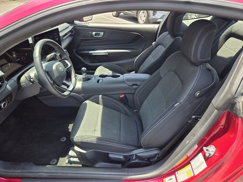 Used 2025 Magenta FORD GT FASTBACK image 11