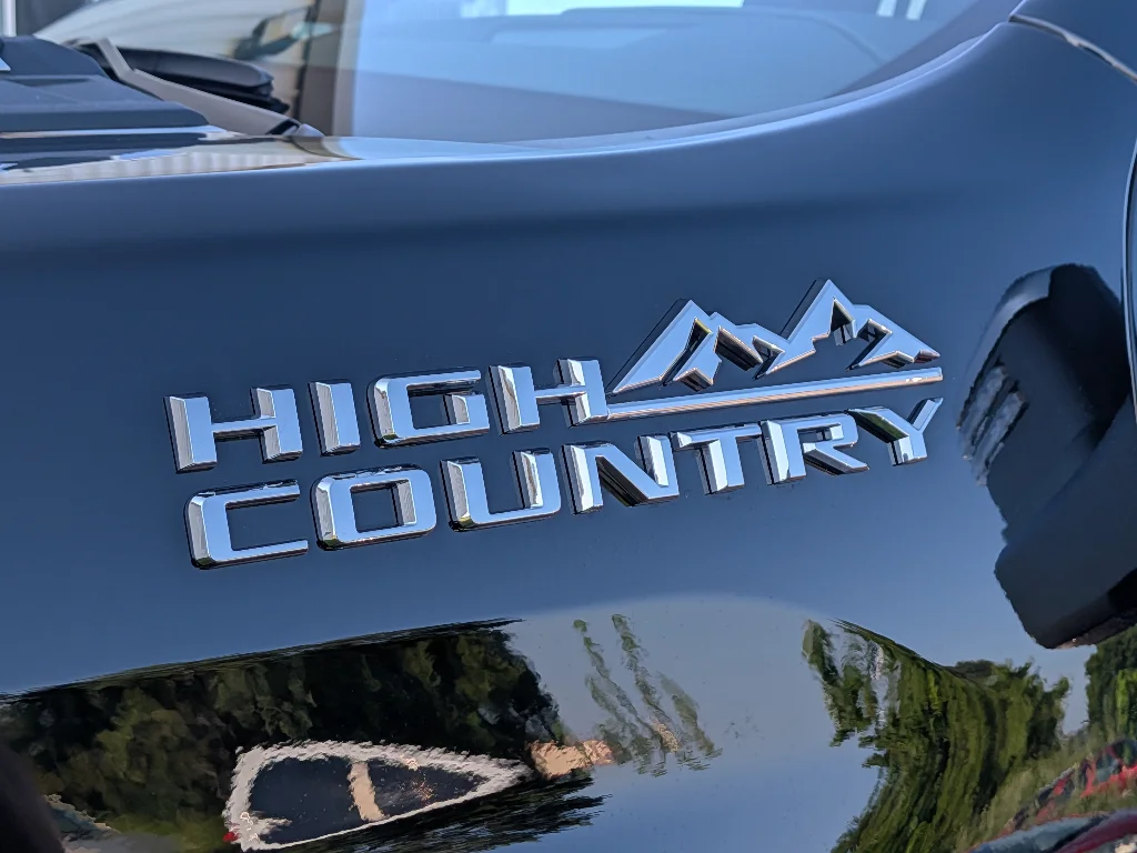 Used 2023 BLACK Chevrolet High Country image 28
