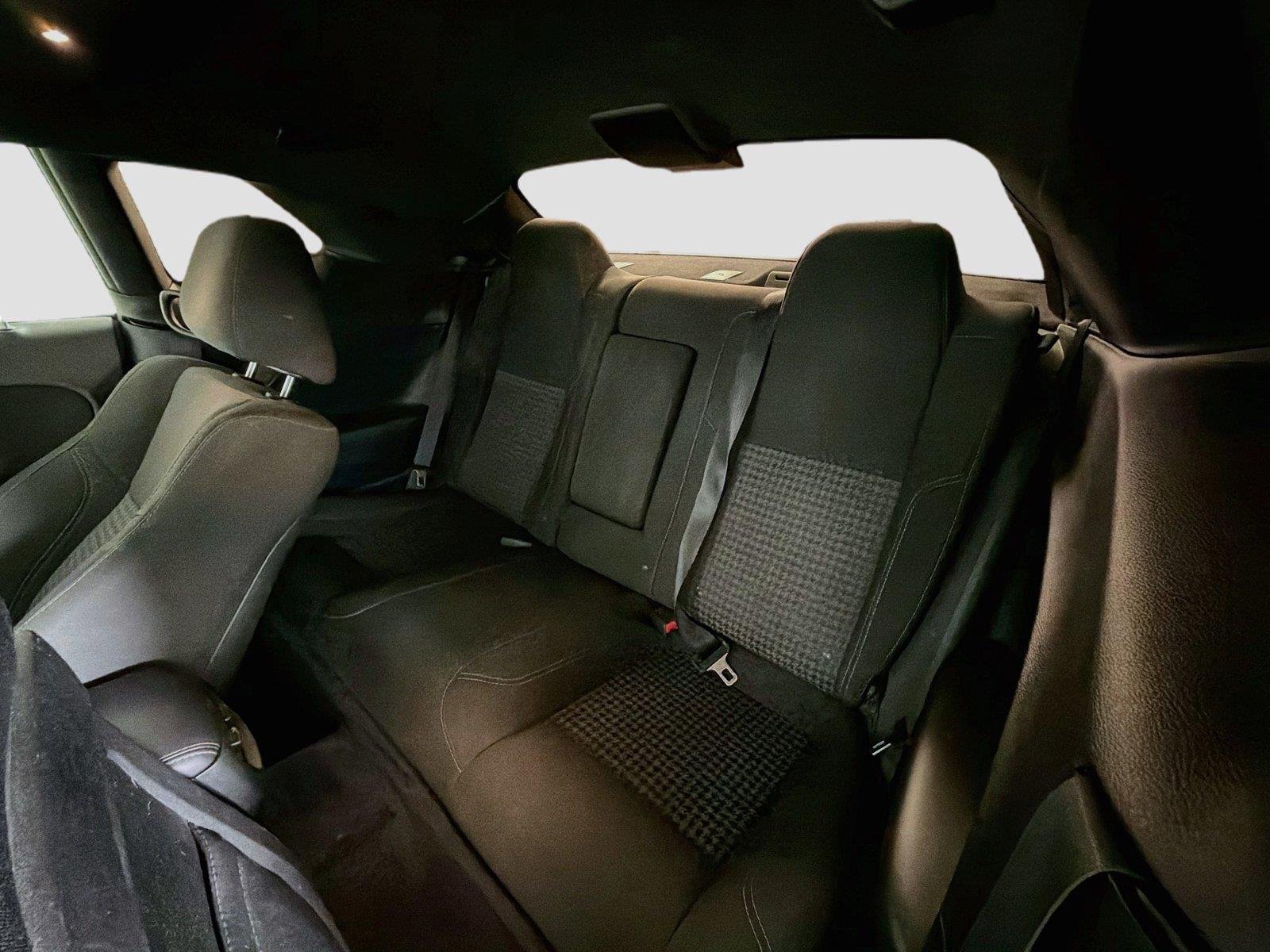 Used 2018 Pitch Black Clearcoat Dodge SXT image 23