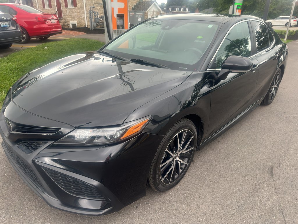 Used 2022 Midnight Black Metallic Toyota SE image 2