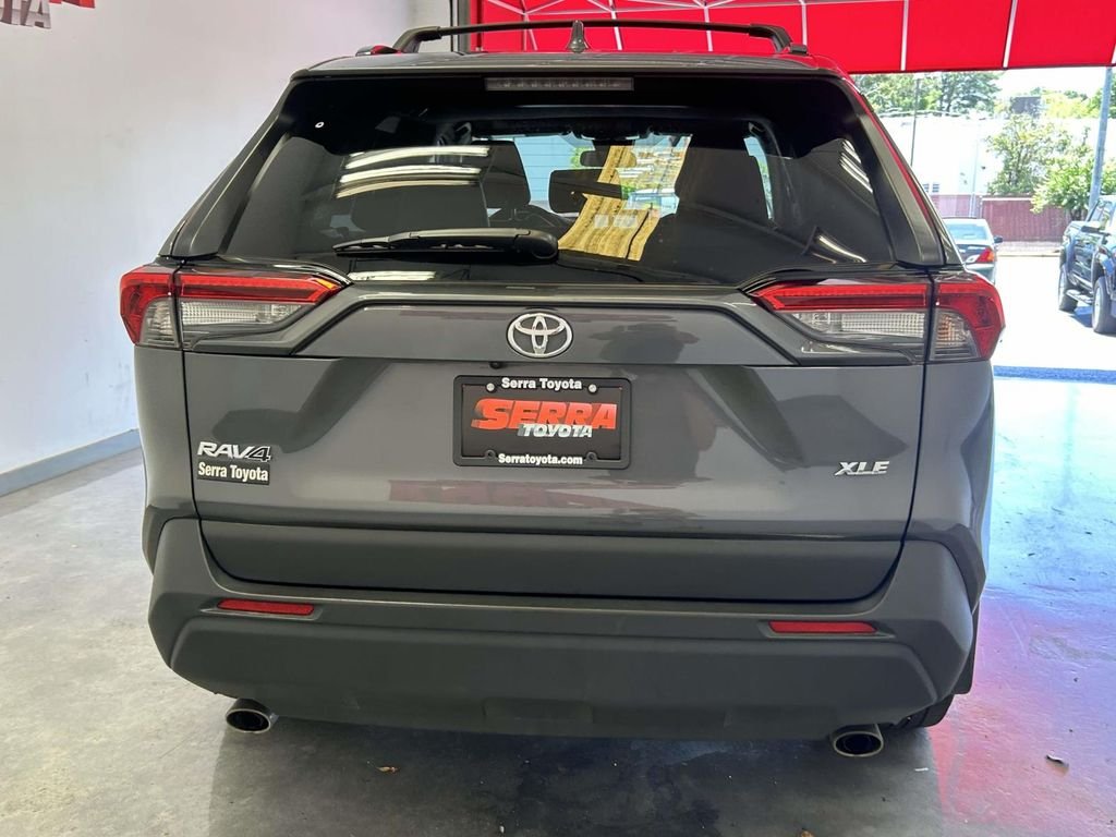 Used 2025 Gray Toyota XLE Premium image 4
