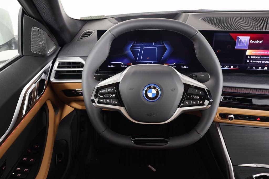 New 2026 Alpine White BMW xDrive40 image 3