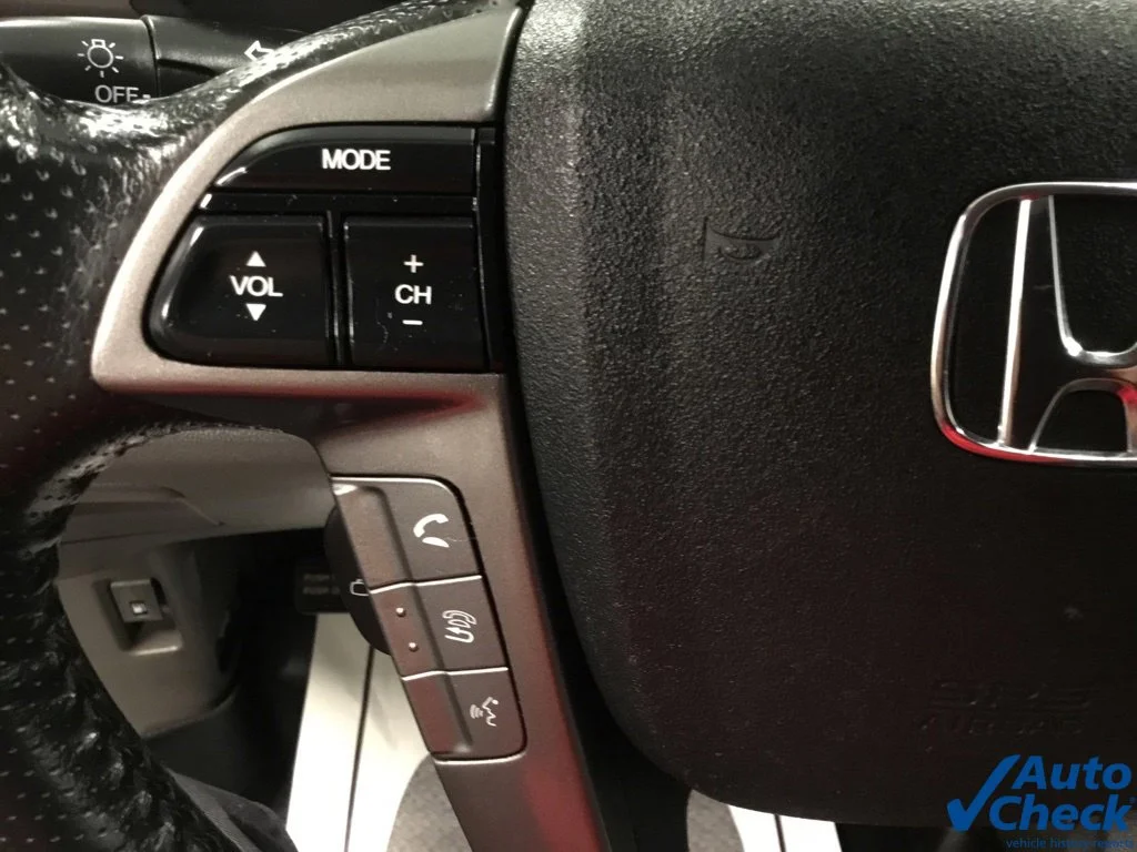 Used 2015 Silver Honda EX-L image 48