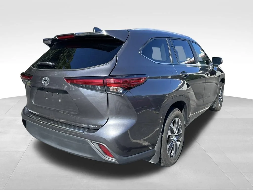 Used 2023 Gray Toyota XLE image 6