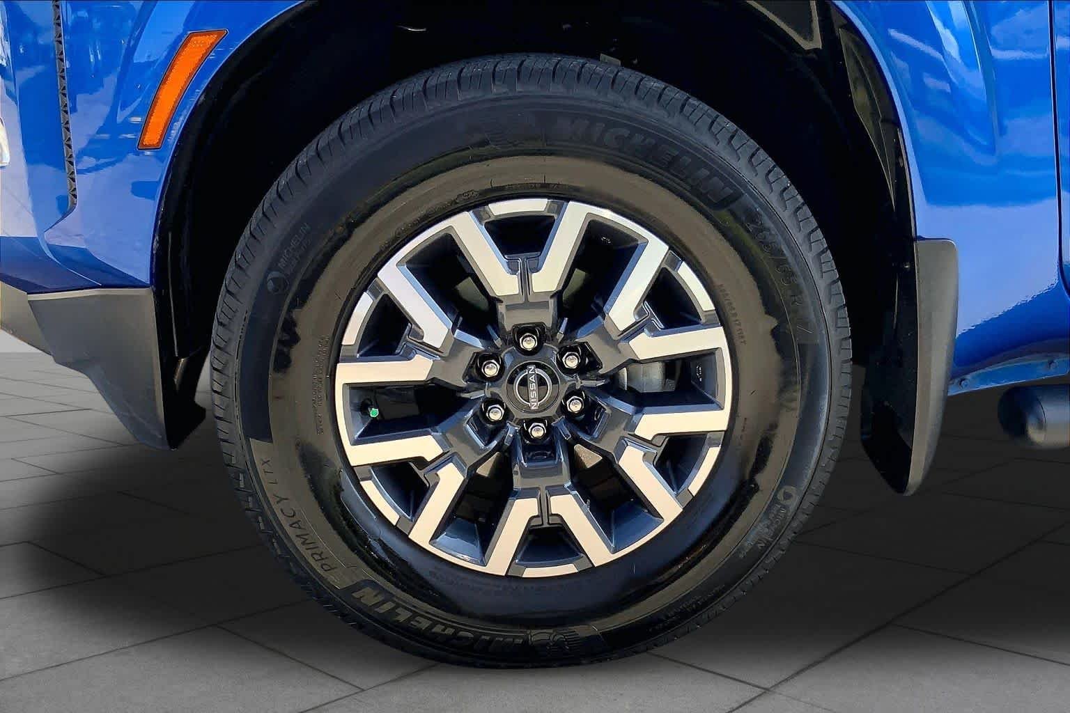 Used 2024 BLUE Nissan SL image 10