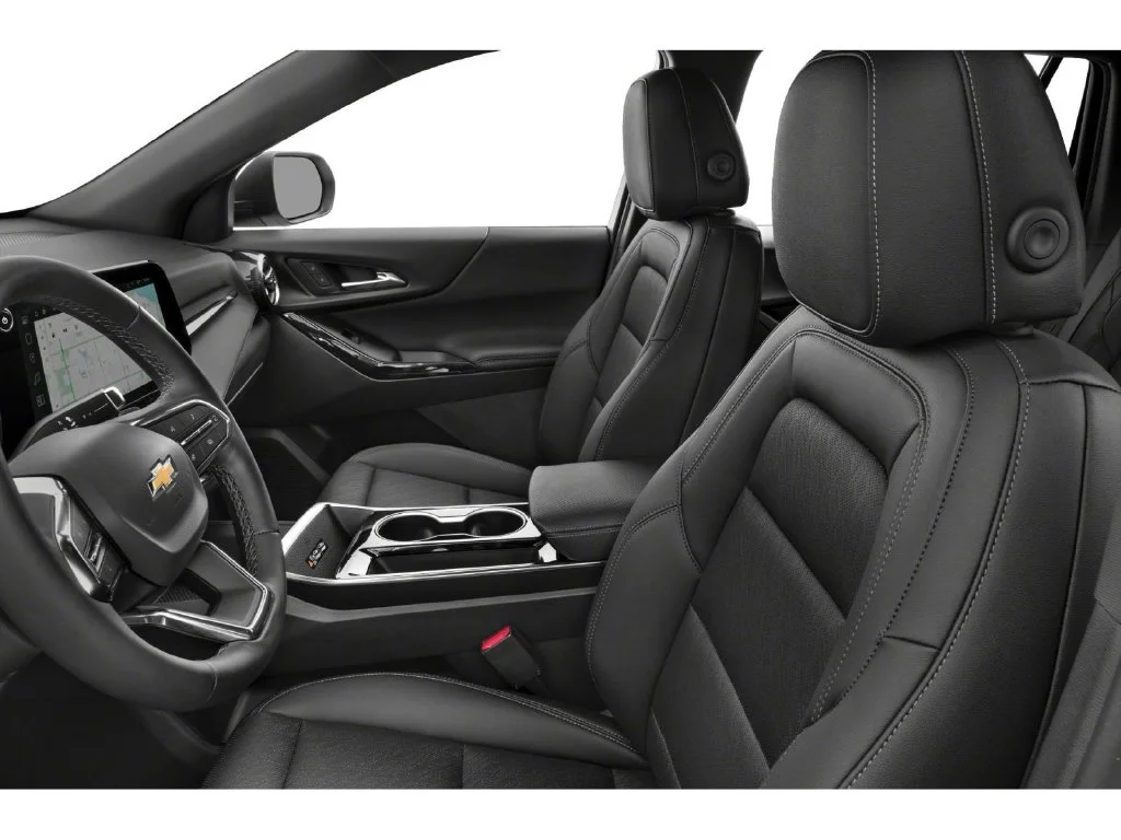 Used 2025 Green Chevrolet LT image 6