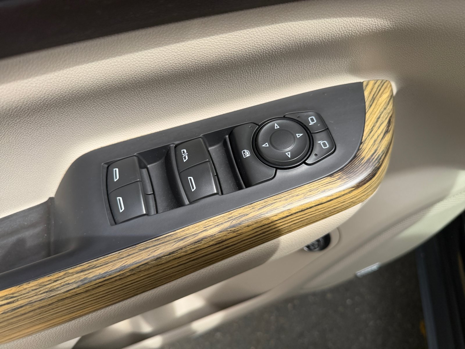 Used 2017 Ebony Twilight Metallic GMC Denali image 30