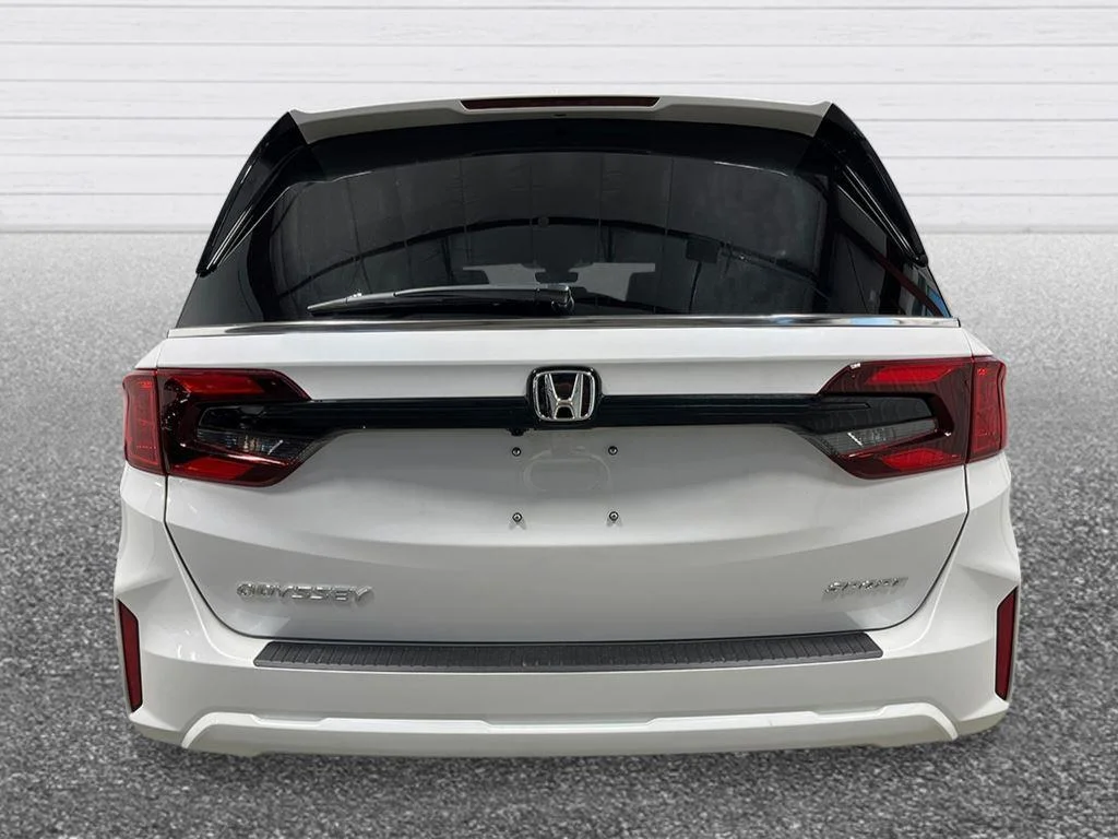 New 2026 Platinum White Pearl Honda Sport-L image 4