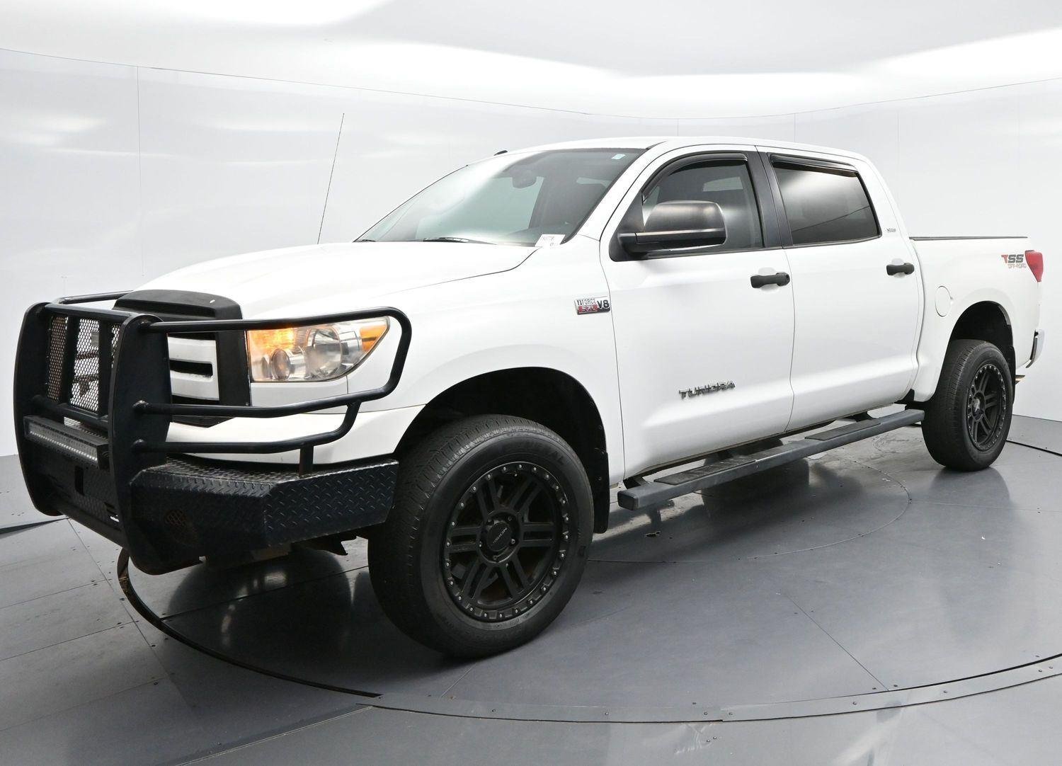 Used 2013 Super White Toyota Grade image 3