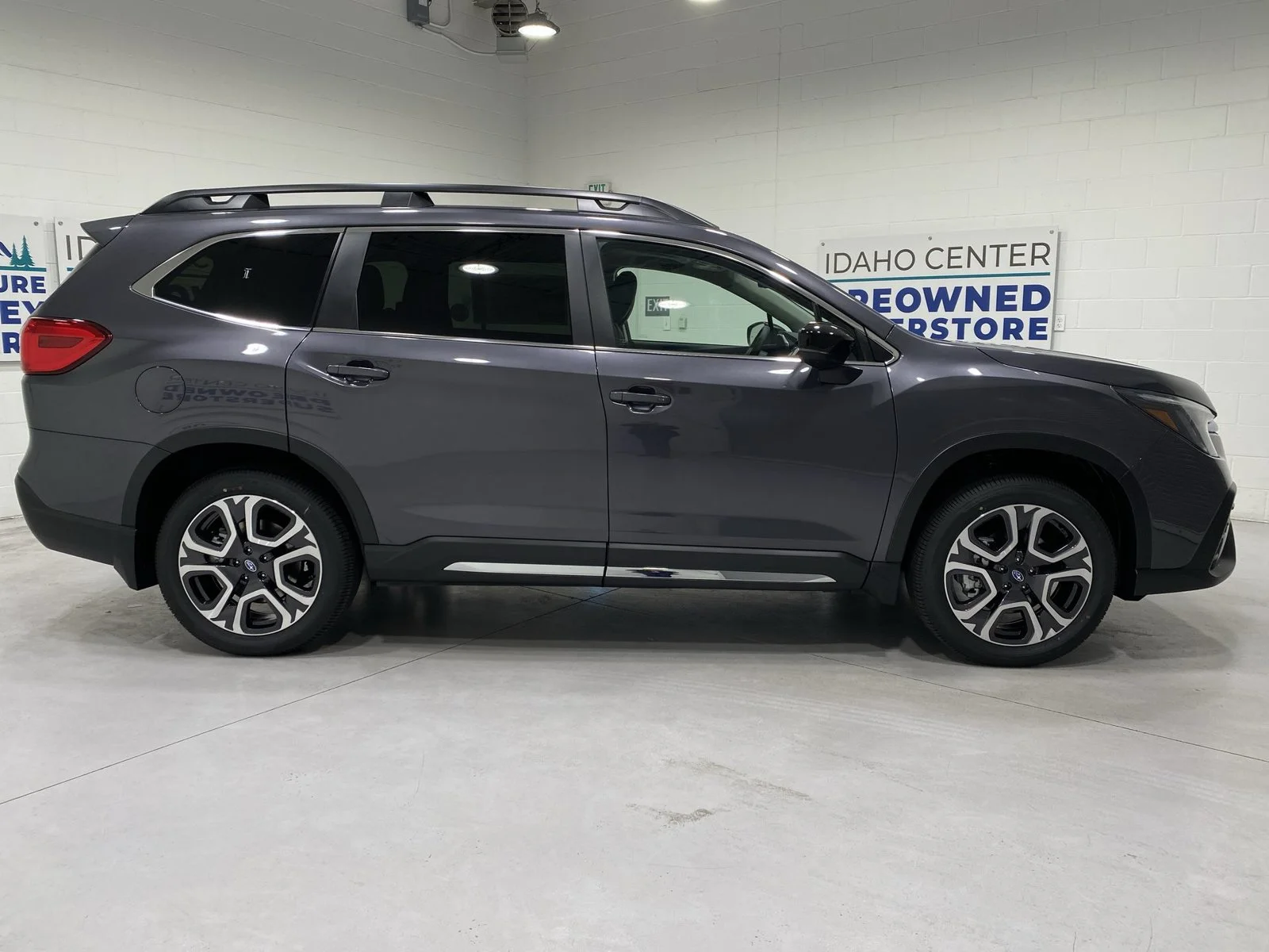 2026 Subaru Ascent Limited - Photo 9