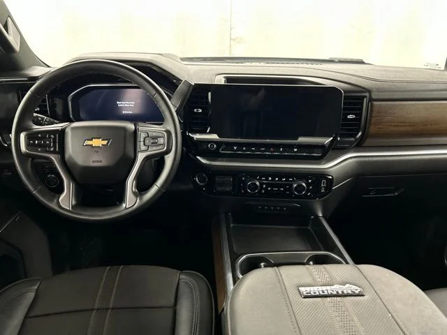 Used 2026  Chevrolet High Country image 24
