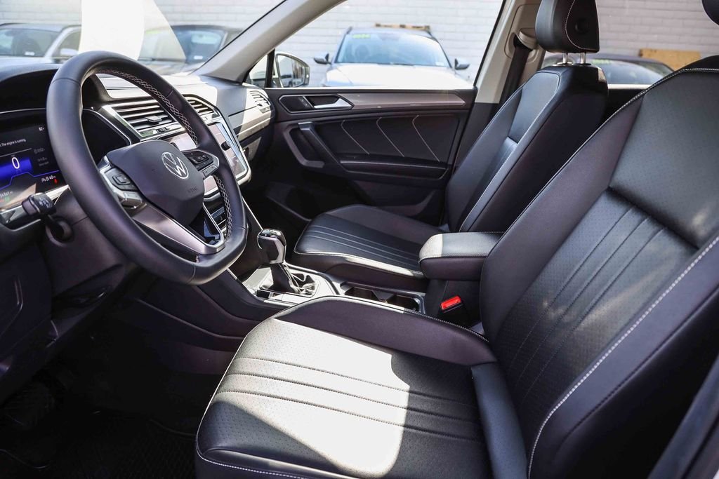 2022 Volkswagen Tiguan SE - Photo 18