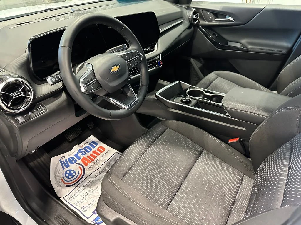Used 2026 White Chevrolet LT image 15