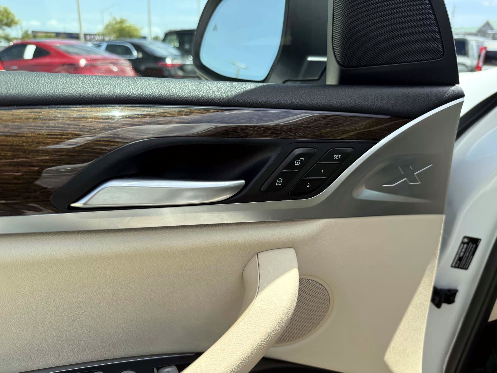 Used 2022 Mineral White Metallic BMW sDrive30i image 18