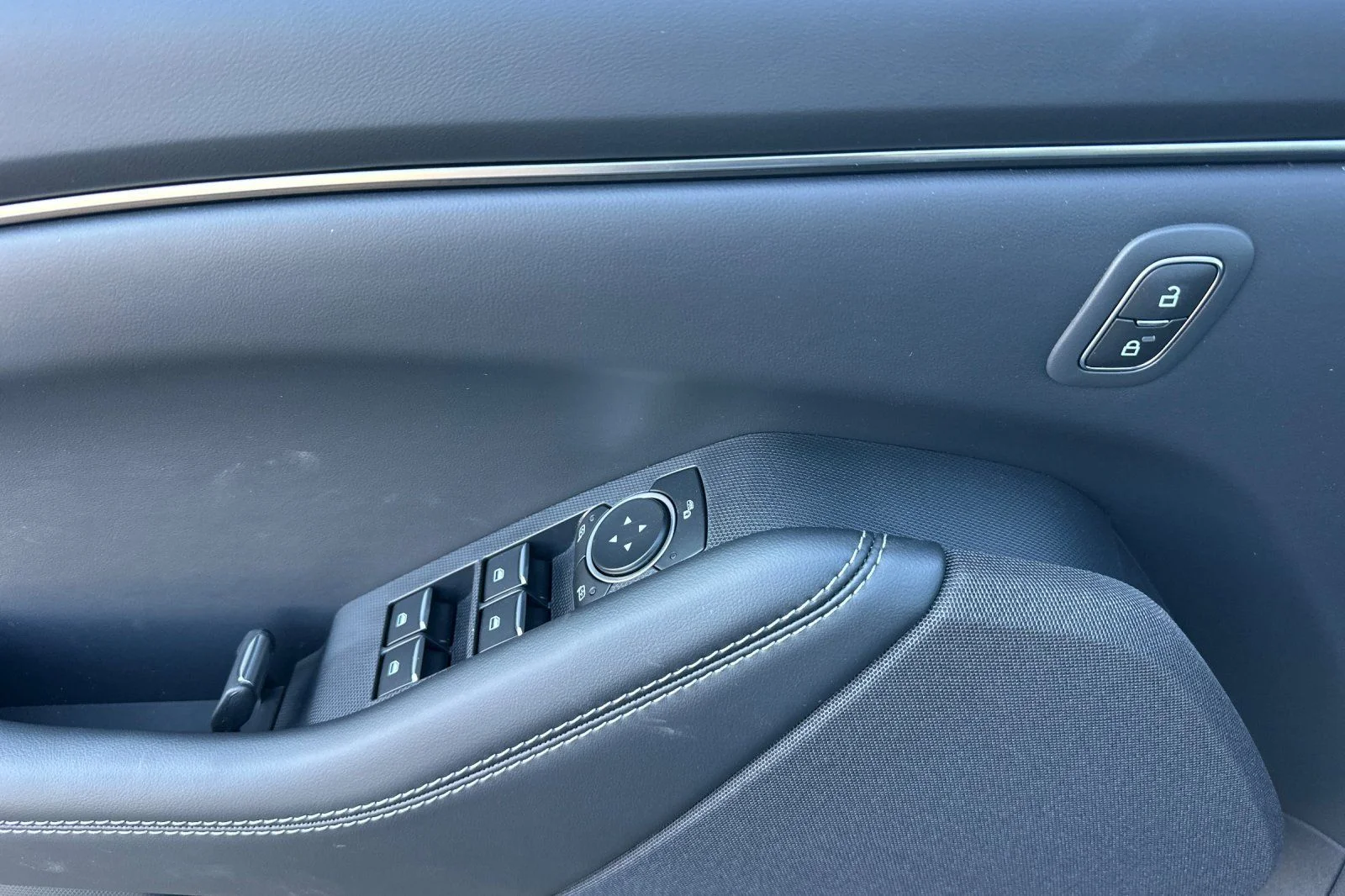 New 2026 Glacier Gray Metallic Tri-coat Ford Select image 7