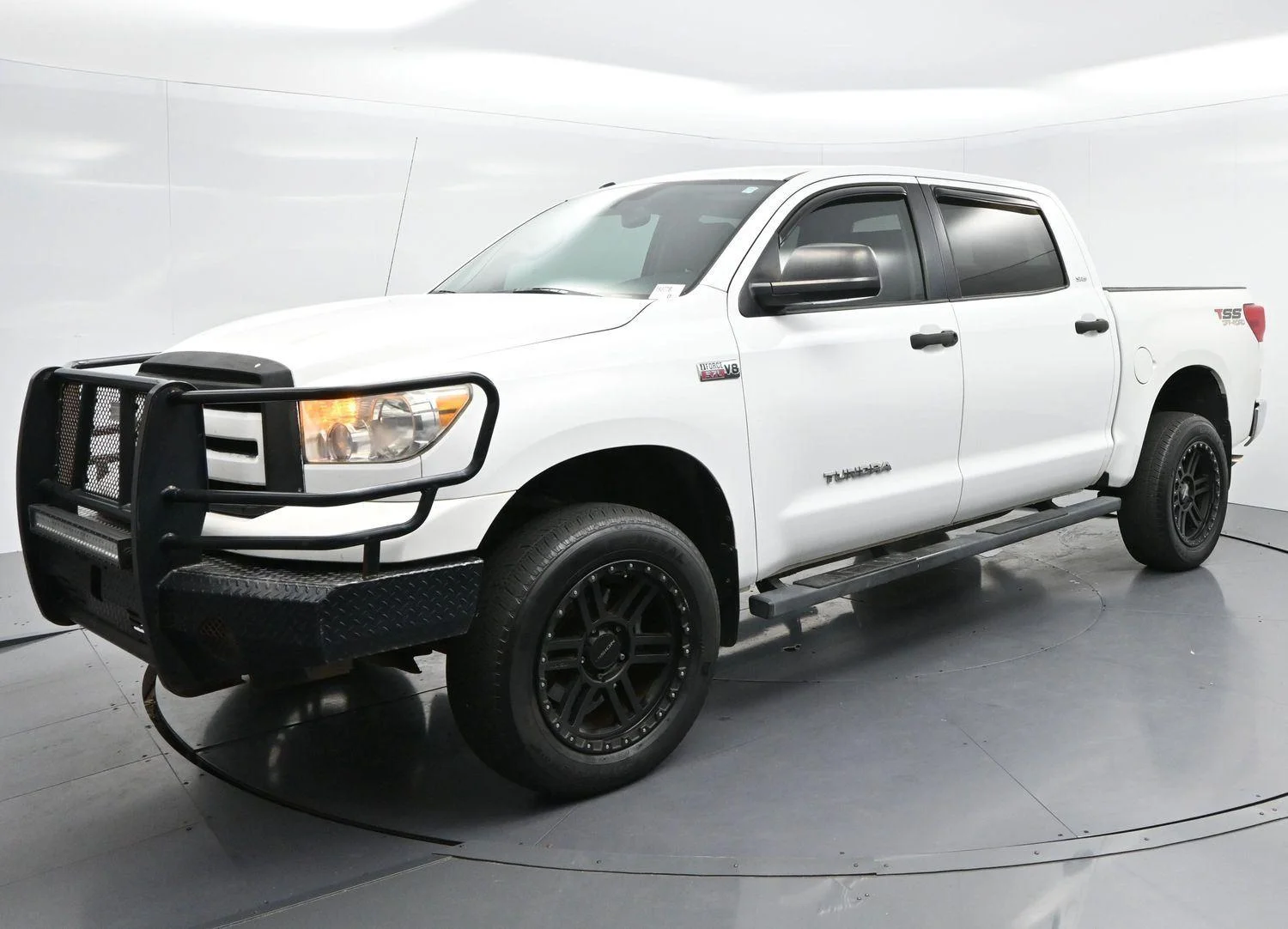 Used 2013 Super White Toyota Grade image 3