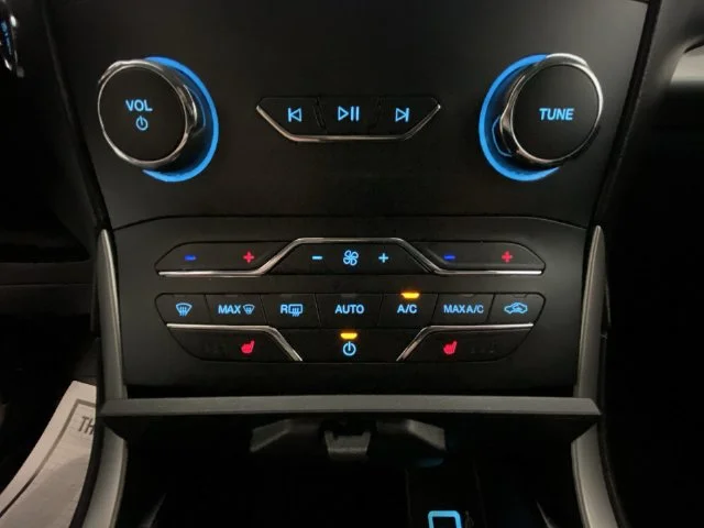 Used 2020 Gray Ford SEL image 19